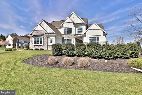 $835,000 | 1071 Valley Crossing Drive, Lititz, PA 17543