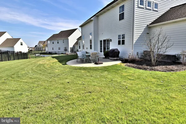 $835,000 | 1071 Valley Crossing Drive, Lititz, PA 17543