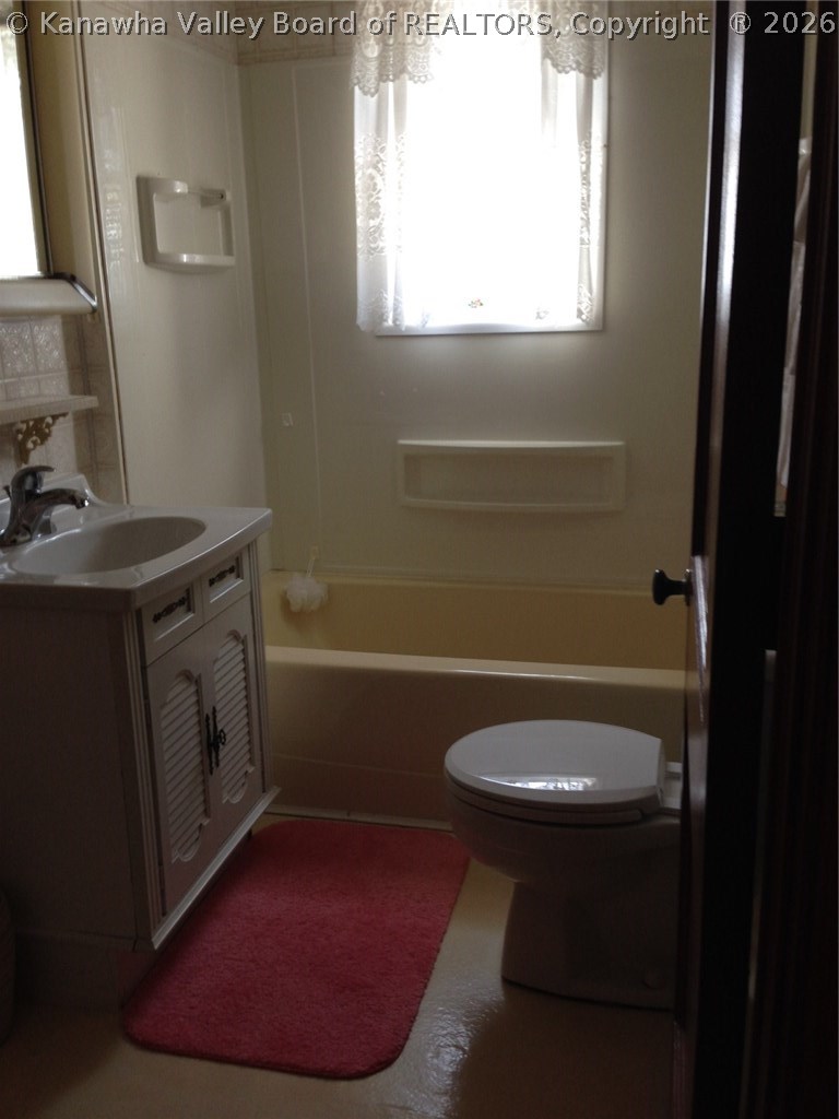 418 Blake Road Charleston, WV 25313 - Photo 8 of 11 Gallery Image 8