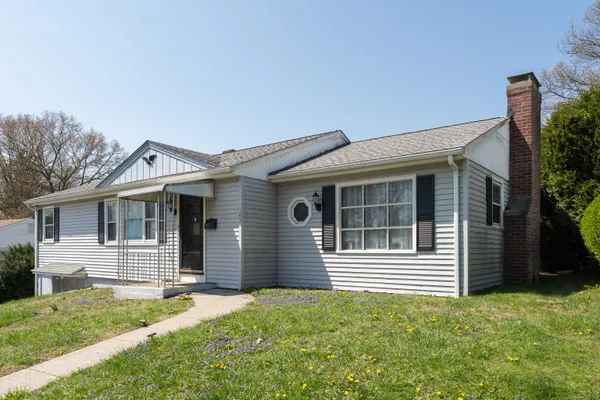 $345,000 | 143 Beth Lane, Waterbury, CT 06705