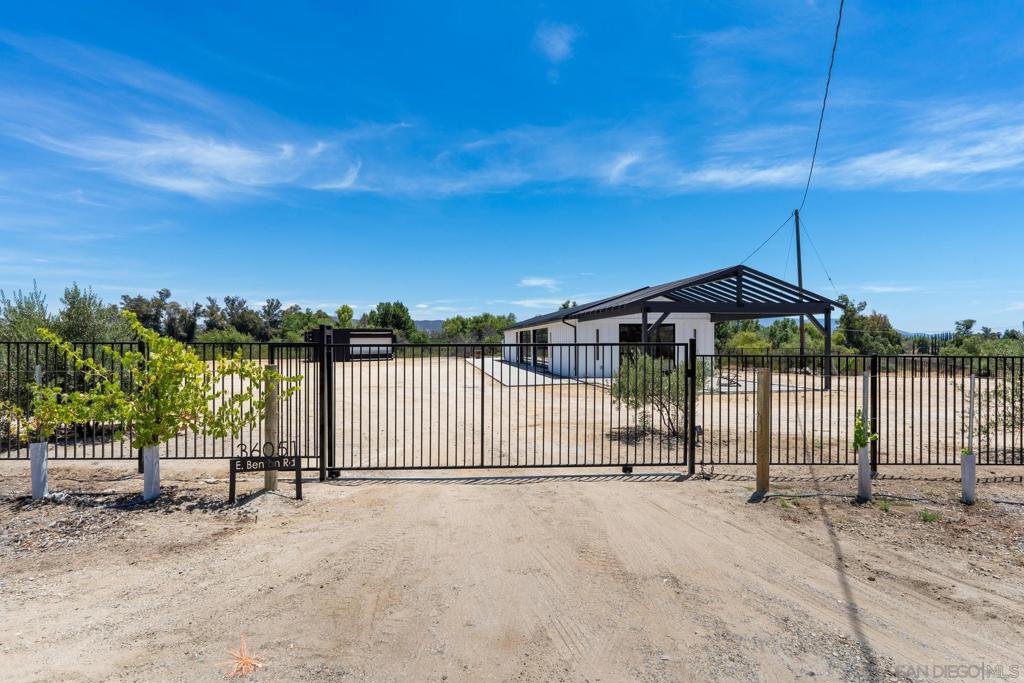 36051 East Benton Road Temecula, CA 92592 - Photo 38 of 42
