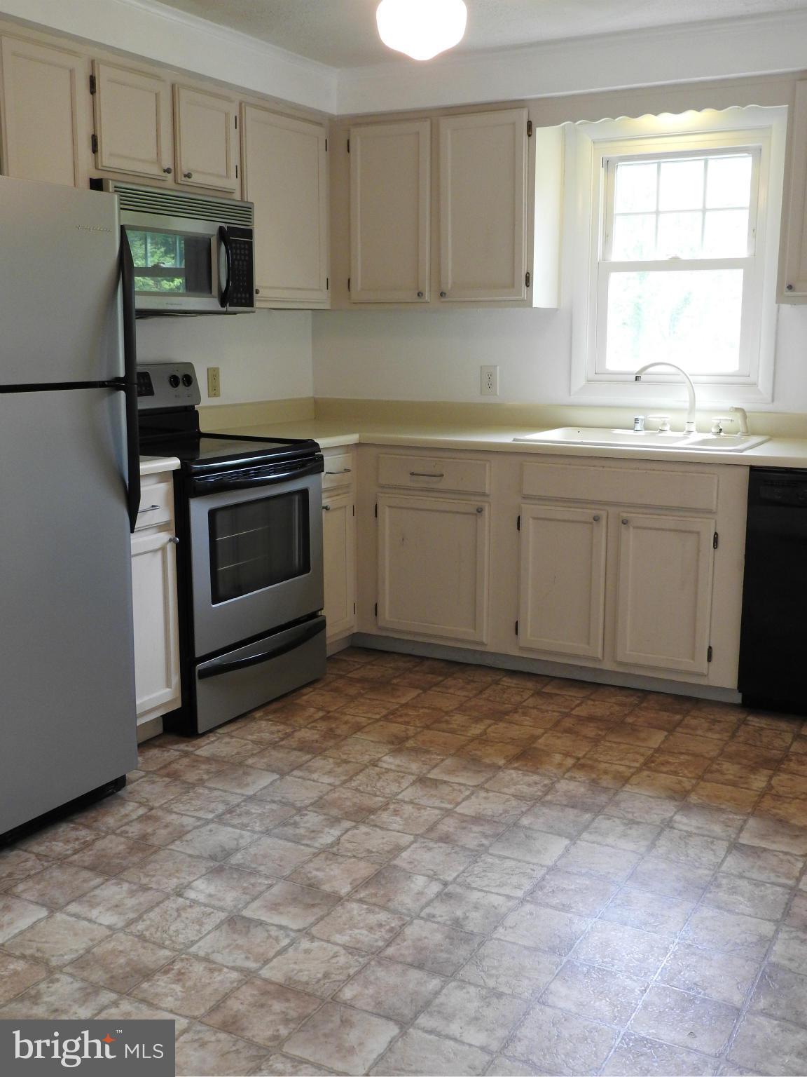 302 Virginia Road Stevensville, MD 21666 - Photo 8 of 27 Kitchen