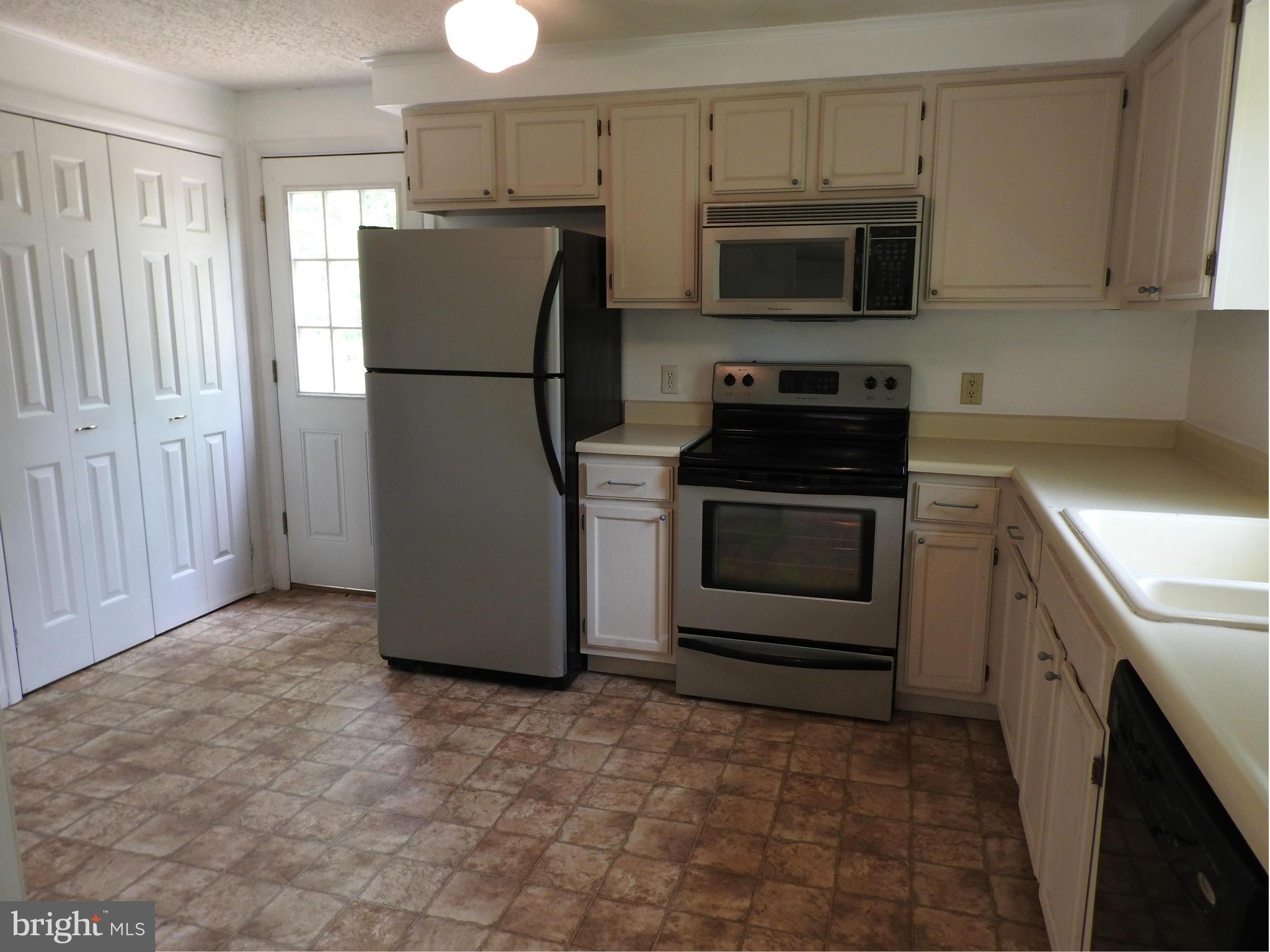 302 Virginia Road Stevensville, MD 21666 - Photo 9 of 27 Kitchen