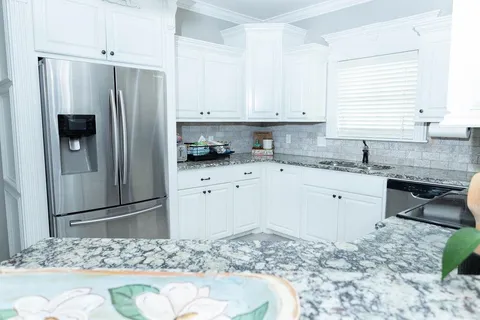 $239,800 | 410 6th Street, Iowa, LA 70647