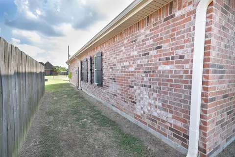 $239,800 | 410 6th Street, Iowa, LA 70647