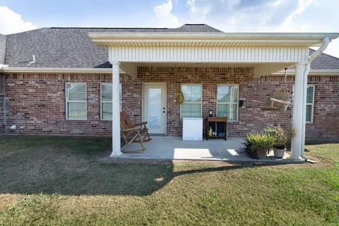 $239,800 | 410 6th Street, Iowa, LA 70647