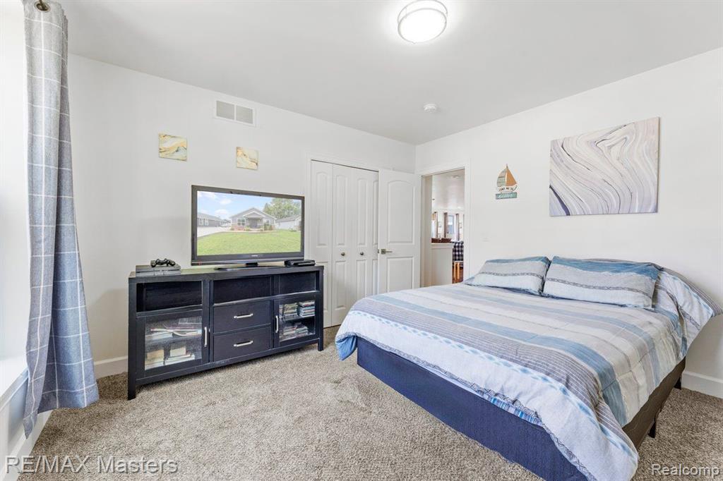 26115 Frankfort Road New Boston, MI 48164 - Photo 18 of 32 Gallery Image 18