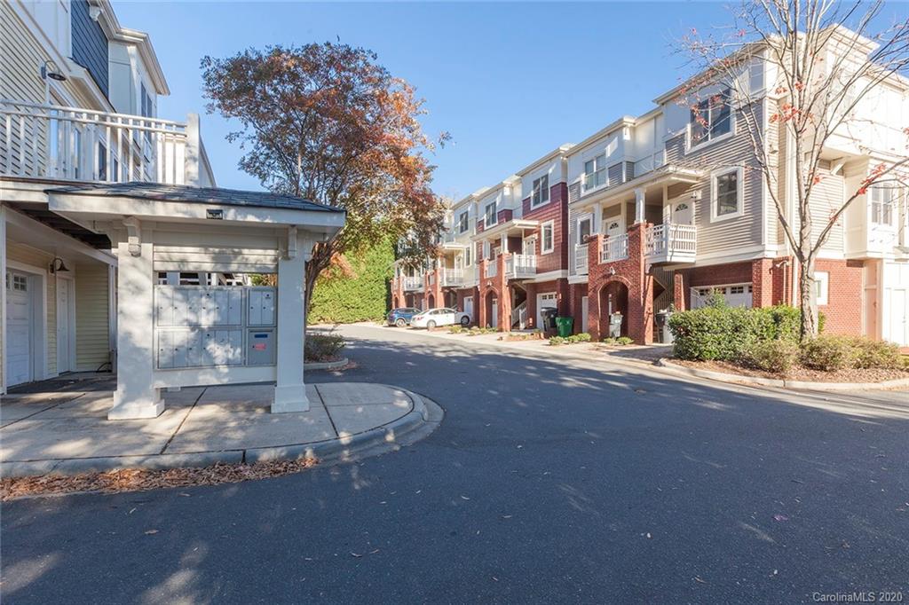 783 Grandin Road Charlotte, NC 28208 - Photo 3 of 46 Gallery Image 3