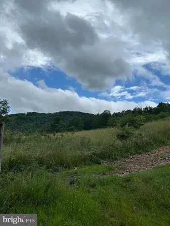 $379,000 | 534 Co Rte 10/2, Franklin, WV 26807