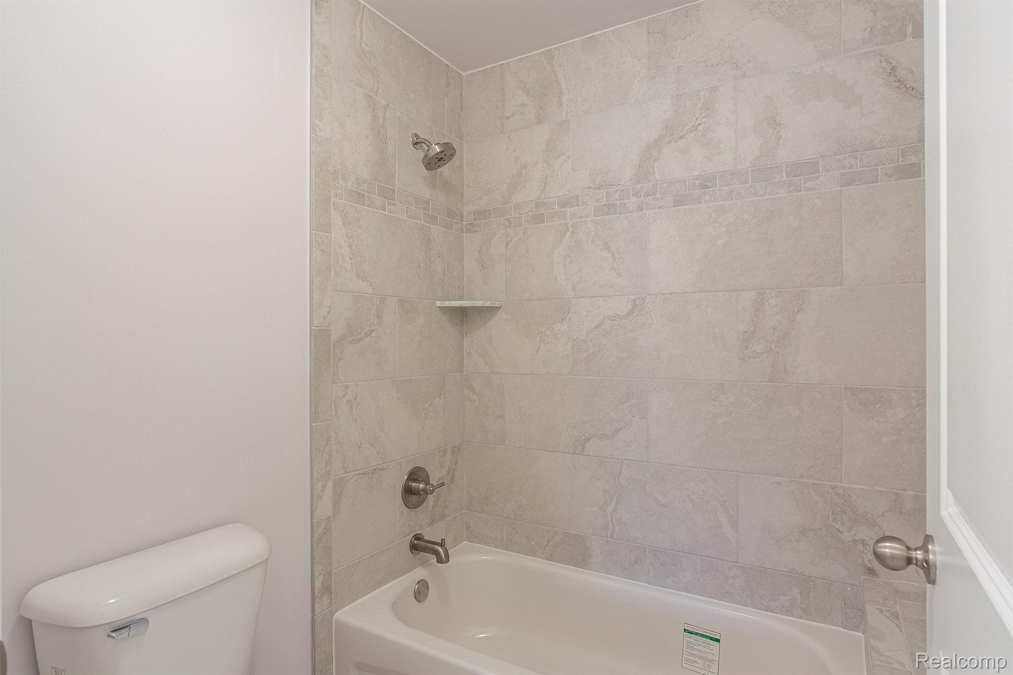 21941 Rustic Drive Macomb, MI 48044 - Photo 36 of 52 Gallery Image 36