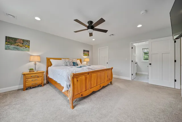 $750,000 | 17 B Page Road, Kingston, NH 03848