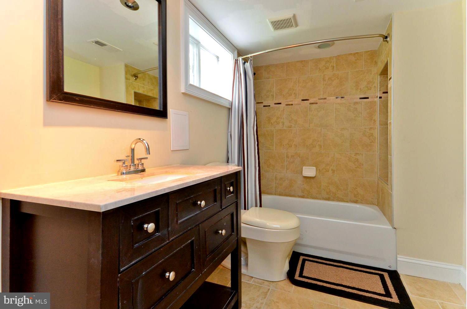 411 Rittenhouse Street Northwest Washington, DC 20011 - Photo 27 of 30 Bath
