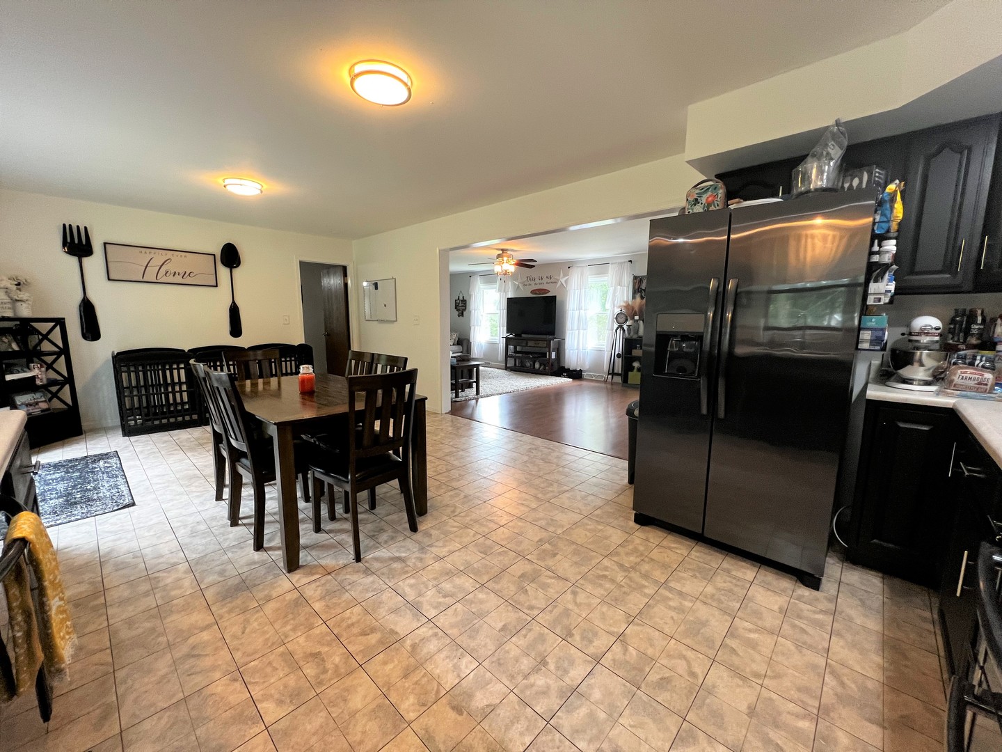 303 Minnesota Drive Dixon, IL 61021 - Photo 12 of 34 a view of a dining room with furniture