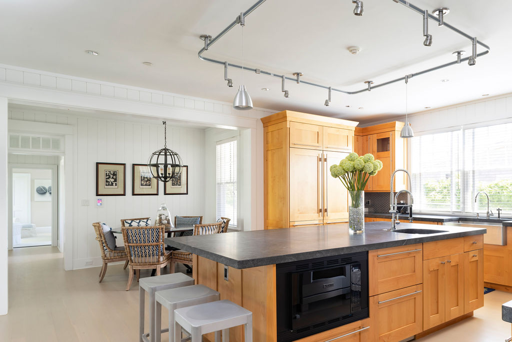 33 Low Beach Road Nantucket, MA 02554 - Photo 13 of 38 Gallery Image 13