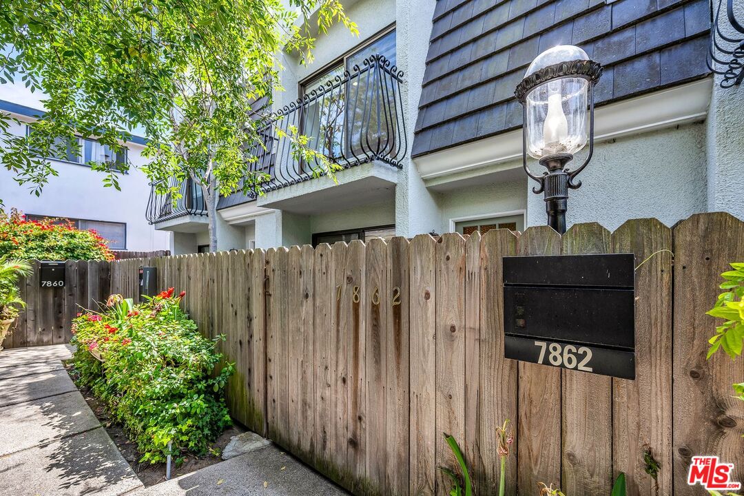 7862 West Manchester Avenue Playa del Rey, CA 90293 - Photo 4 of 43