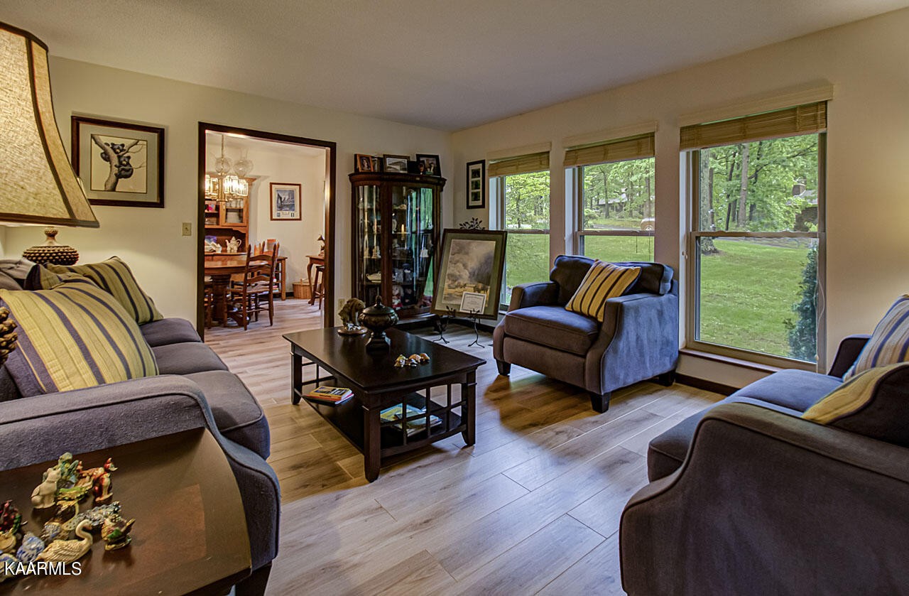 329 Candora Road Maryville, TN 37804 - Photo 5 of 43 Gallery Image 5