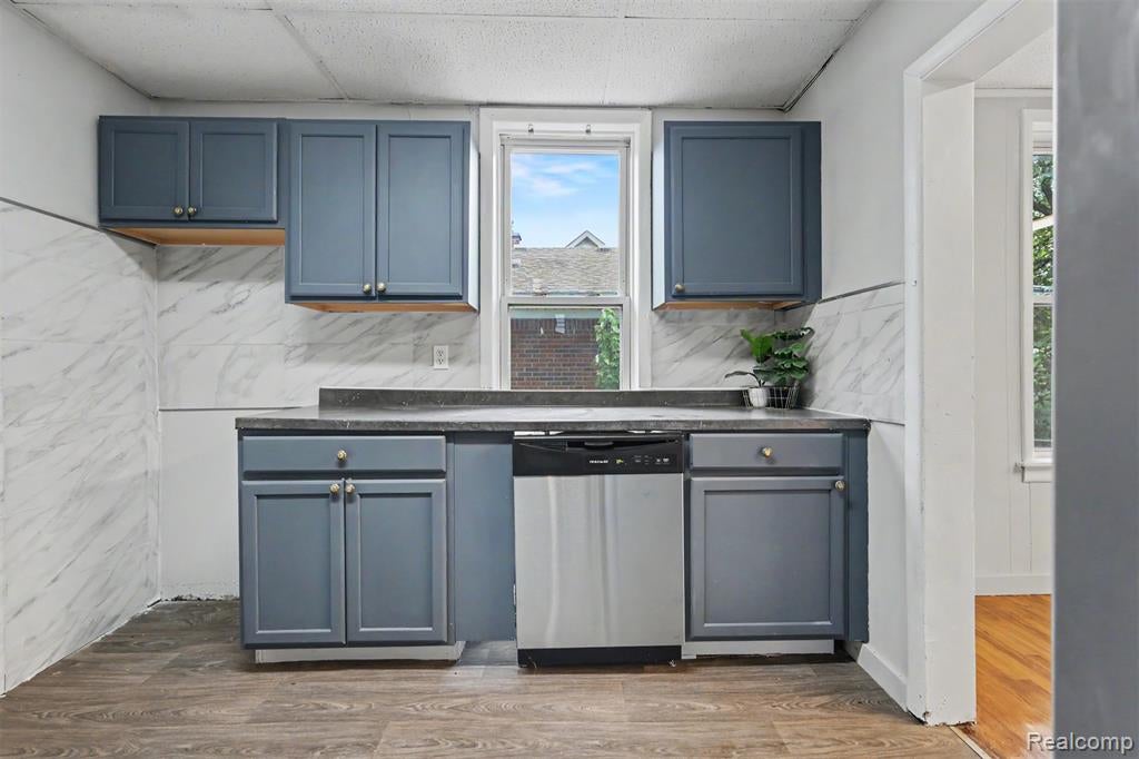 135 Batavia Street River Rouge, MI 48218 - Photo 12 of 34 Gallery Image 12