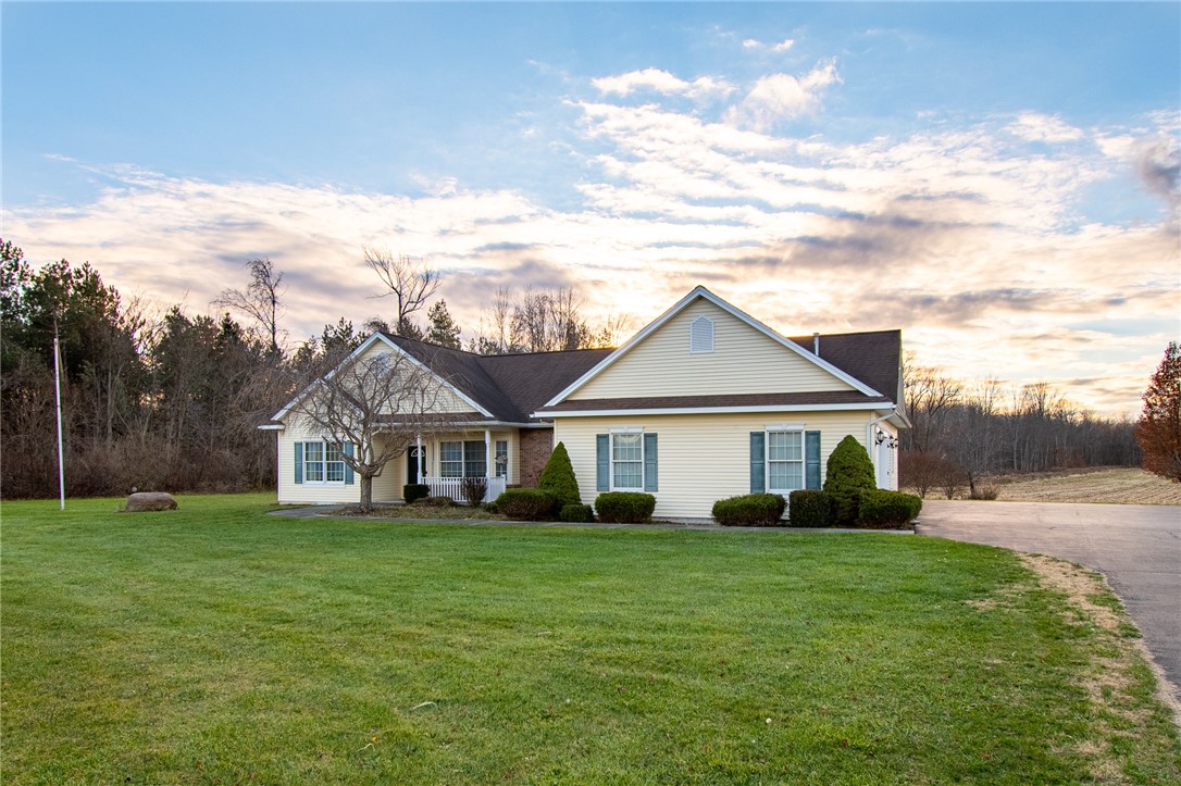 3935 Highway 414 Rose, NY 14433 - Photo 43 of 44 This SPLIT BEDROOM floor plan is a huge favorite!
