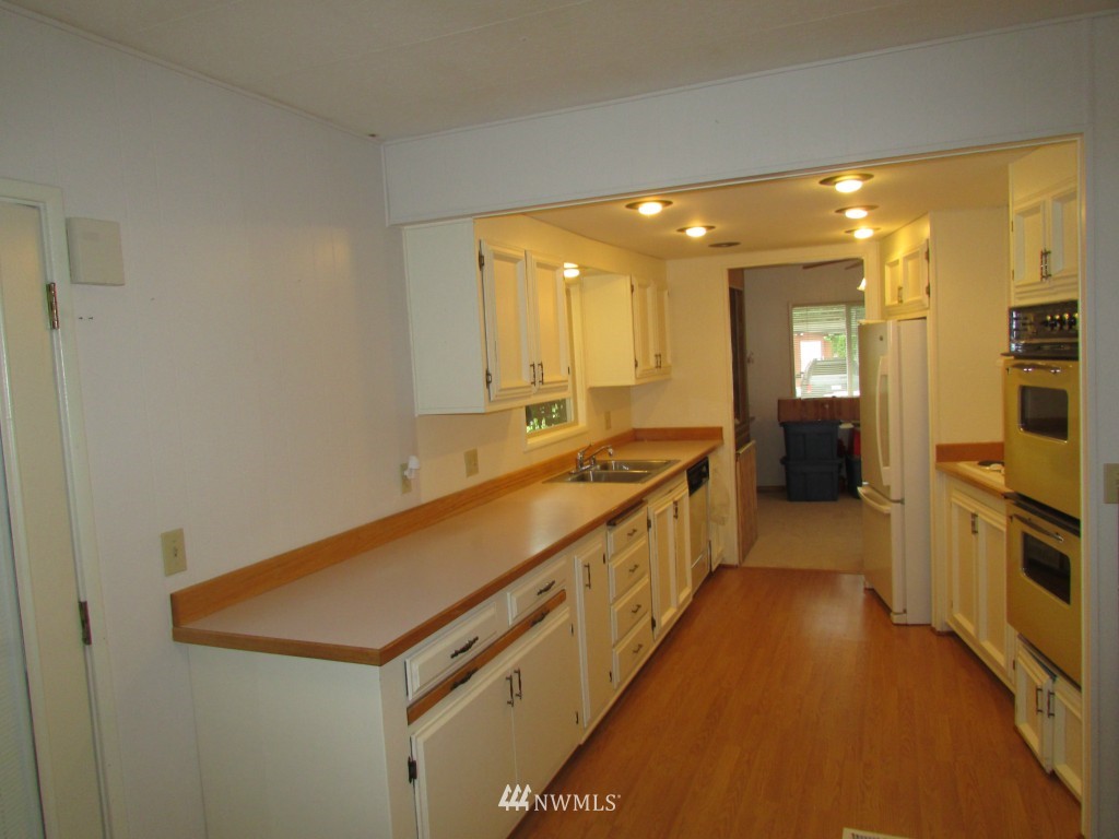 1121 244th Street Southwest, Unit 59 Bothell, WA 98021 - Photo 4 of 10