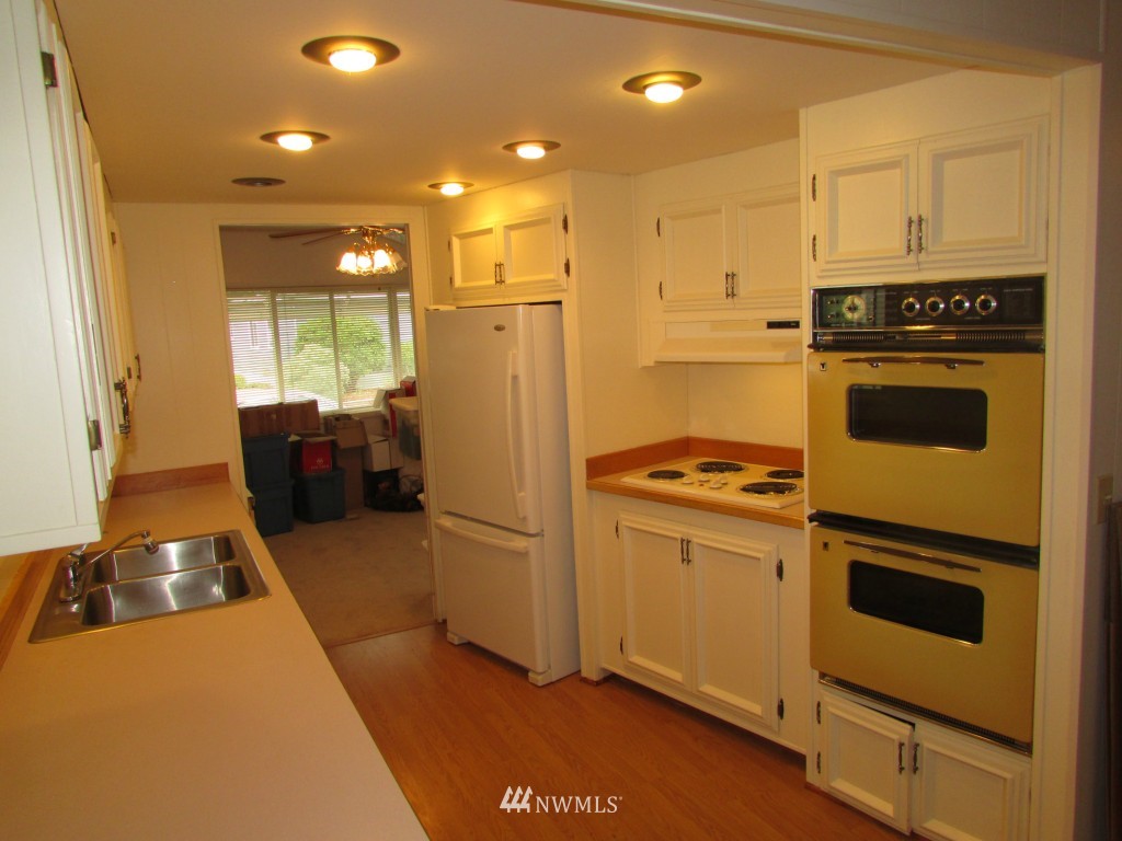 1121 244th Street Southwest, Unit 59 Bothell, WA 98021 - Photo 6 of 10