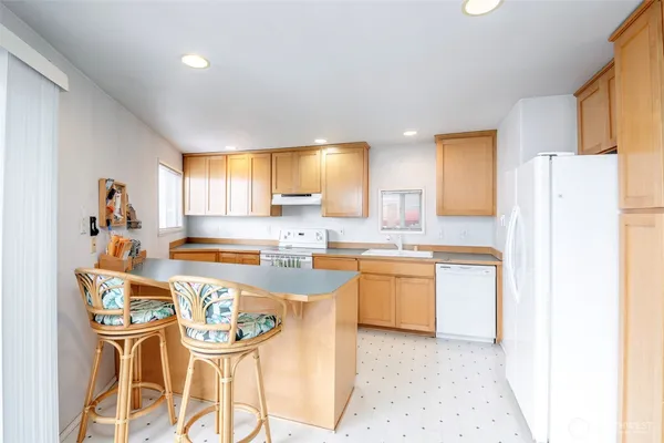 $749,950 | 2711 Day Island Boulevard West, University Place, WA 98466