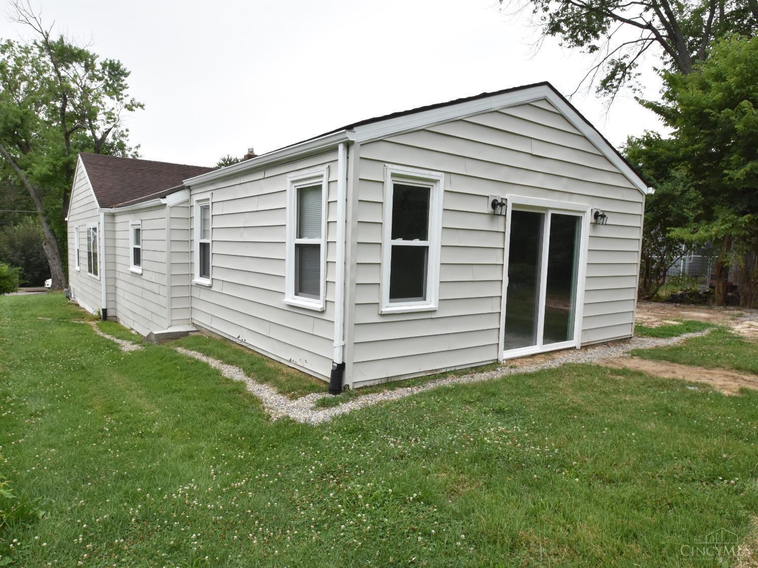 303 Burton Road Middletown, OH 45044 - Photo 3 of 44 Gallery Image 3