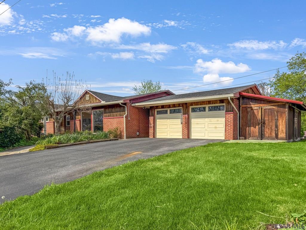 389 Ridgeview Lane Johnstown, PA 15909 - Photo 3 of 60