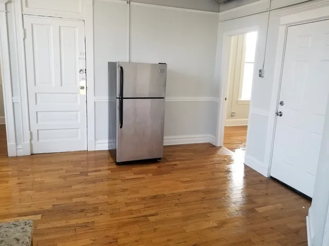 $1,295 | 2215 South Albany Avenue, Unit 2F, Chicago, IL 60623