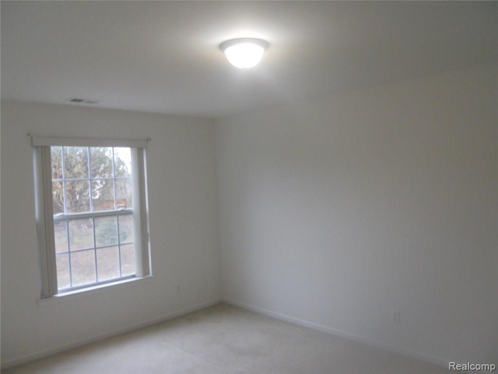 20644 Dunham Road, Unit 32 Clinton Township, MI 48038 - Photo 13 of 18