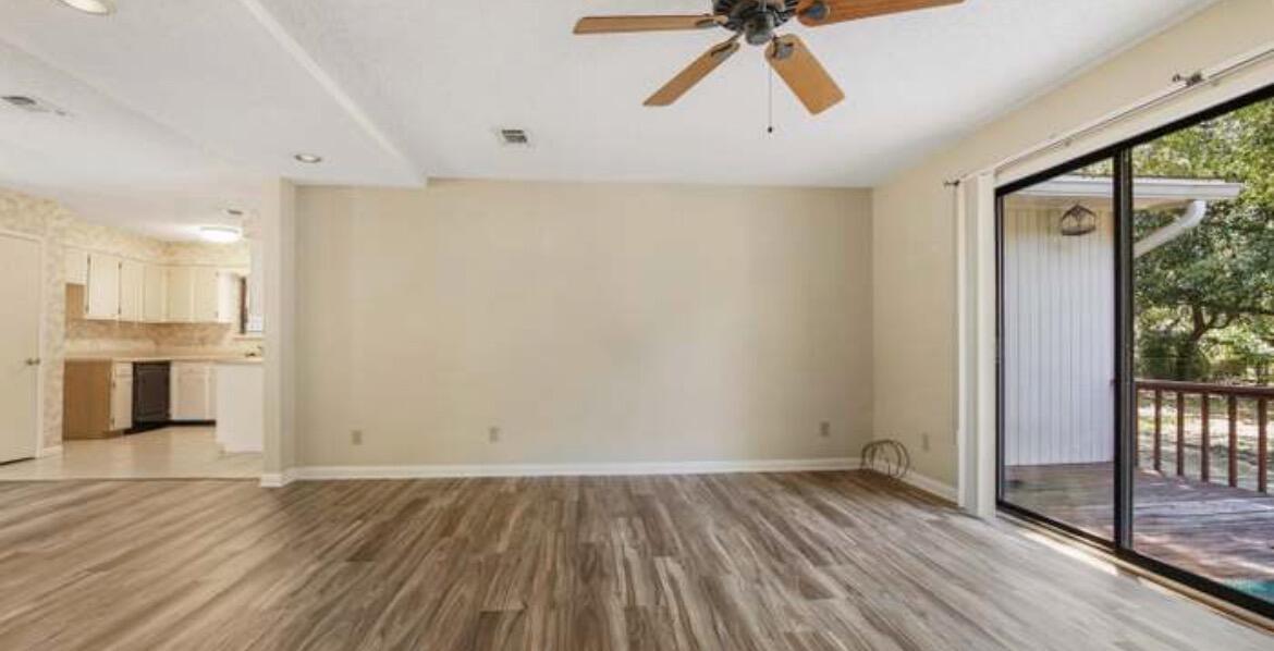815 Jupiter Street Destin, FL 32541 - Photo 2 of 12 IMG_4383