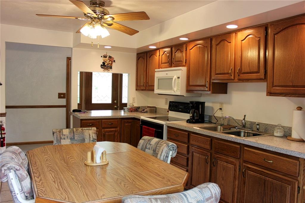 209 Saunders Station Road Trafford, PA 15085 - Photo 4 of 25 Gallery Image 4