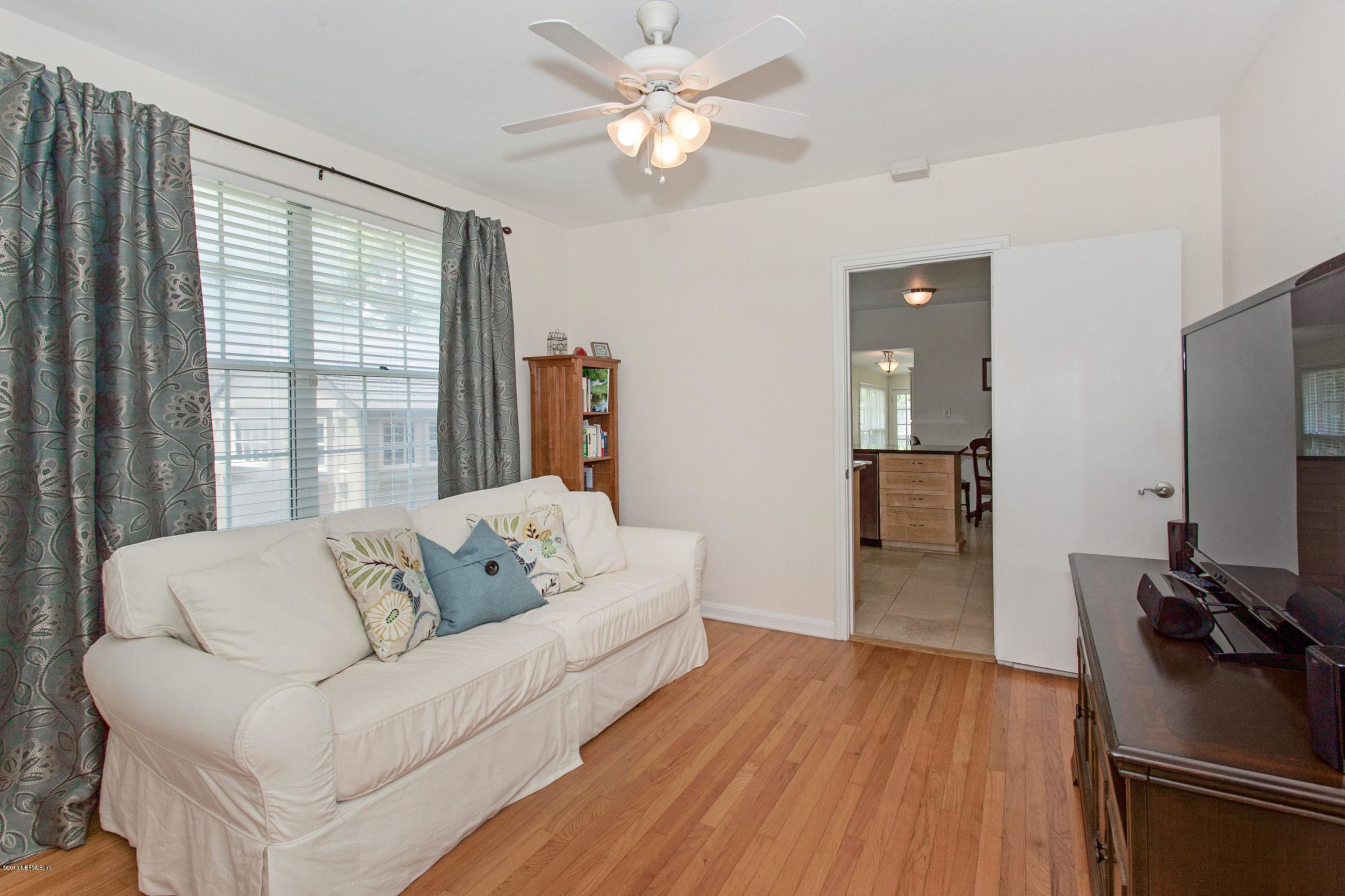 4174 Gadsden Road Jacksonville, FL 32207 - Photo 17 of 24 011_Den