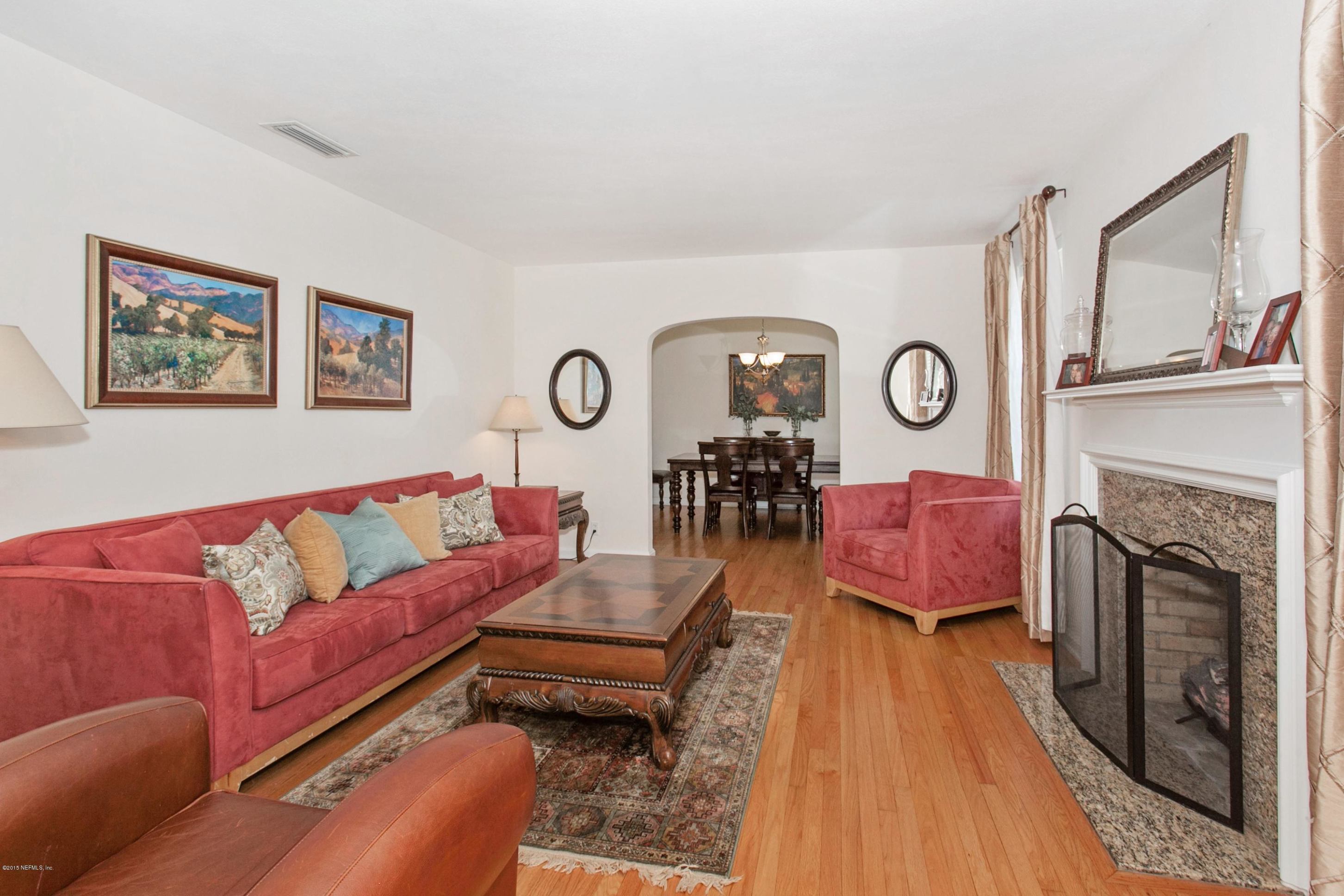 4174 Gadsden Road Jacksonville, FL 32207 - Photo 3 of 24 004_Living Room