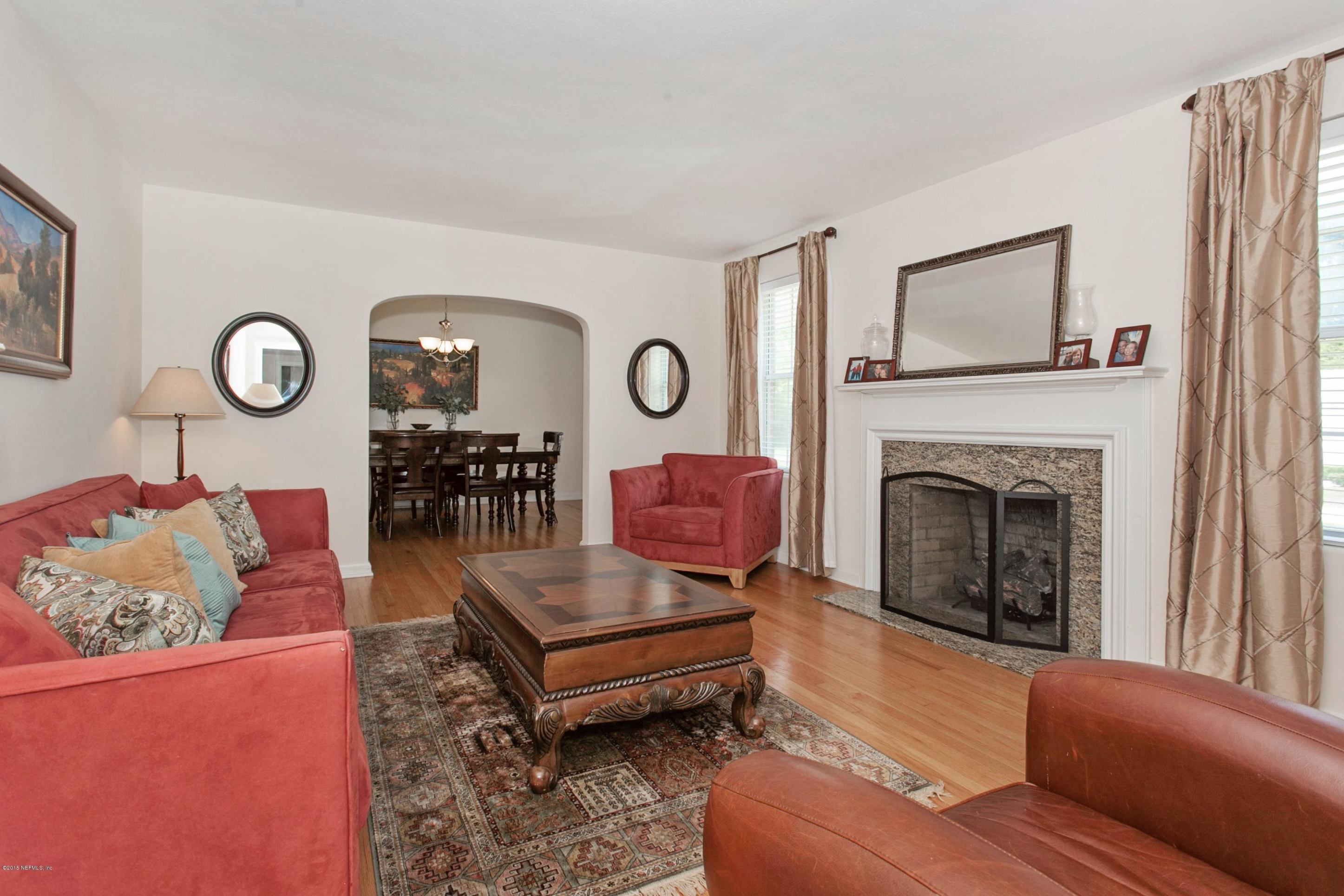 4174 Gadsden Road Jacksonville, FL 32207 - Photo 5 of 24 003_Living Room