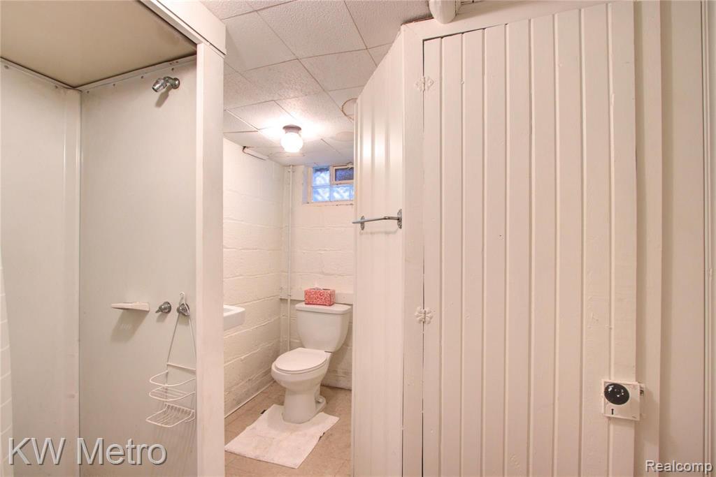 19545 Roslyn Road Detroit, MI 48221 - Photo 33 of 40