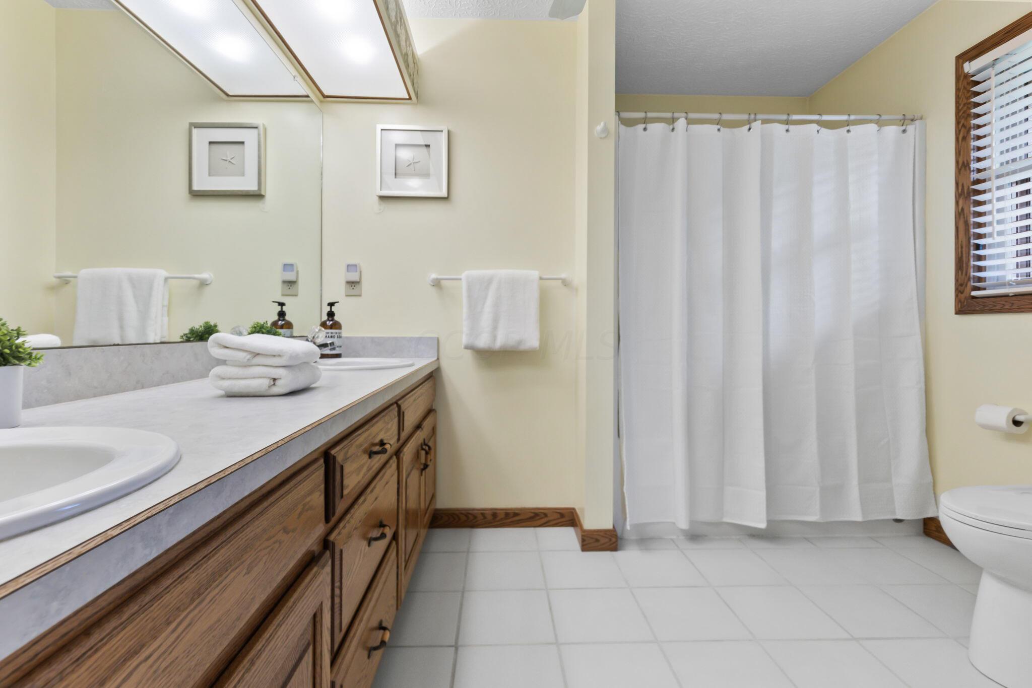 3781 Panhandle Road Delaware, OH 43015 - Photo 13 of 31 Primary En Suite
