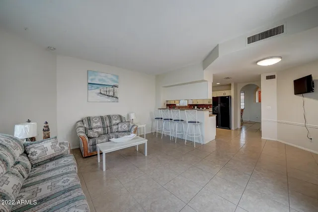 $2,400 | 517 South Marina Drive, Gilbert, AZ 85233