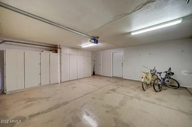 $2,400 | 517 South Marina Drive, Gilbert, AZ 85233