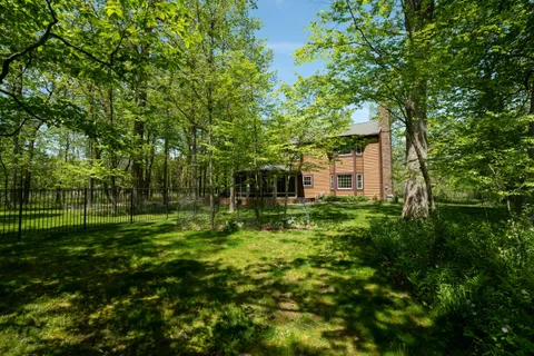 $759,900 | 13737 North Lake Shore Drive, Mequon, WI 53097