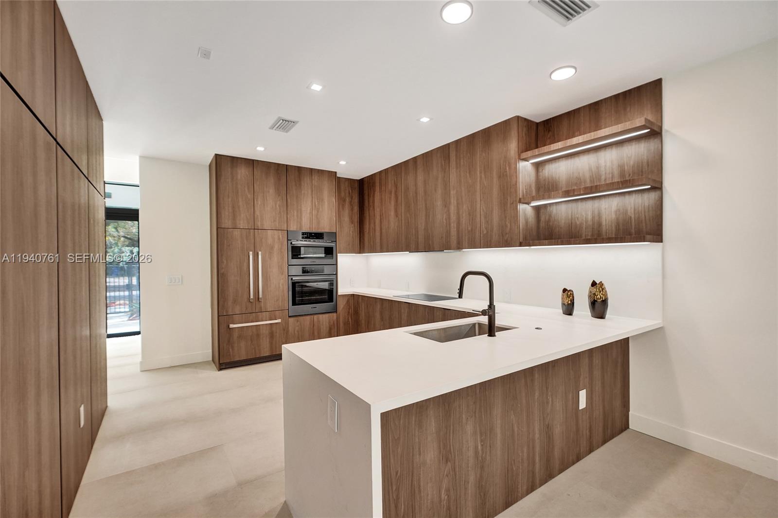 3071 Hibiscus Street Miami, FL 33133 - Photo 36 of 42