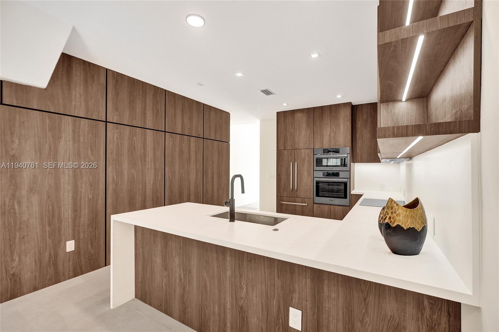 3071 Hibiscus Street Miami, FL 33133 - Photo 37 of 42