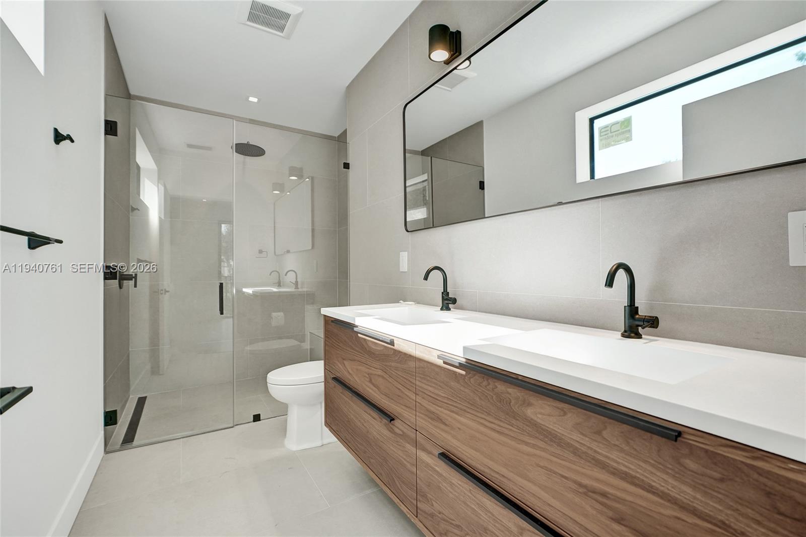 3071 Hibiscus Street Miami, FL 33133 - Photo 6 of 42