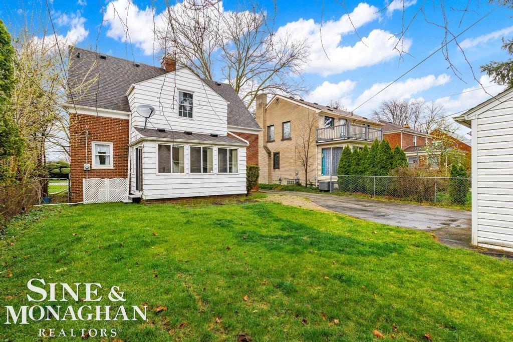 365 Moross Road Grosse Pointe, MI 48236 - Photo 25 of 34 50138742-60840a4d-22f3-4fe2-b670-e00ce97ee910.JPG