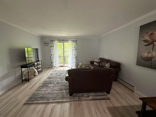 $2,300 | 60 Brookside Drive, Unit 3, Brattleboro, VT 05301