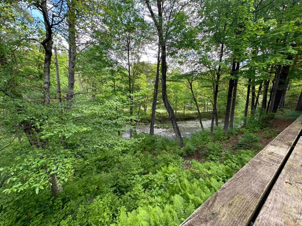 $2,300 | 60 Brookside Drive, Unit 3, Brattleboro, VT 05301