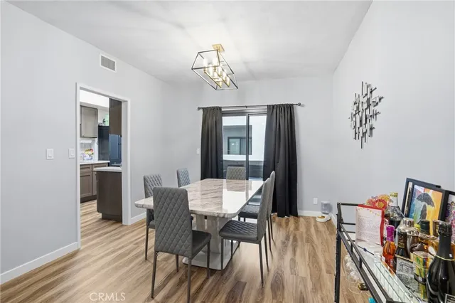 $584,000 | 6540 Hayvenhurst Avenue, Unit 3, Lake Balboa, CA 91406