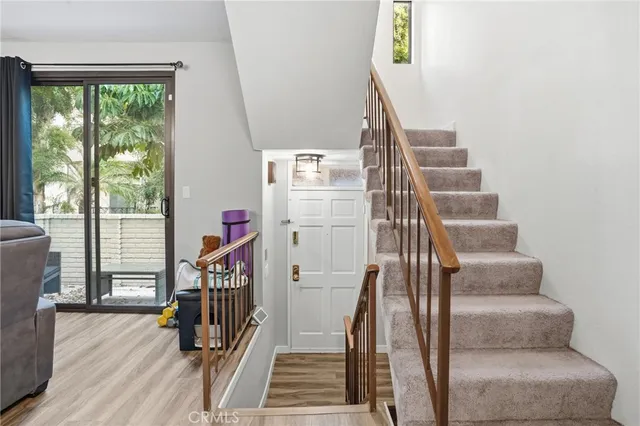 $584,000 | 6540 Hayvenhurst Avenue, Unit 3, Lake Balboa, CA 91406