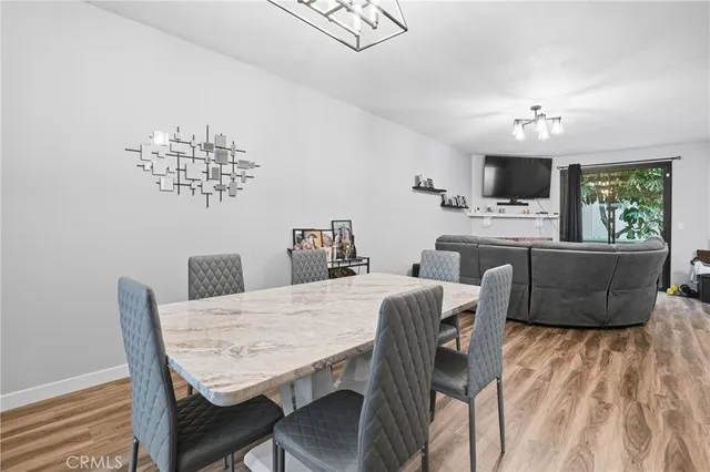 $584,000 | 6540 Hayvenhurst Avenue, Unit 3, Lake Balboa, CA 91406