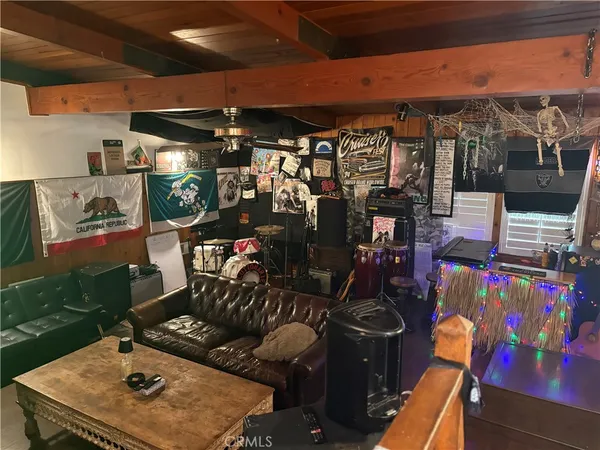 $1,300 | 12917 Gladstone Avenue, Sylmar, CA 91342