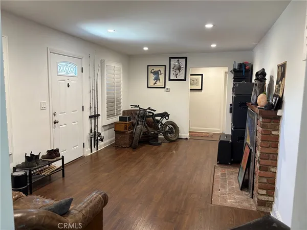 $1,300 | 12917 Gladstone Avenue, Sylmar, CA 91342